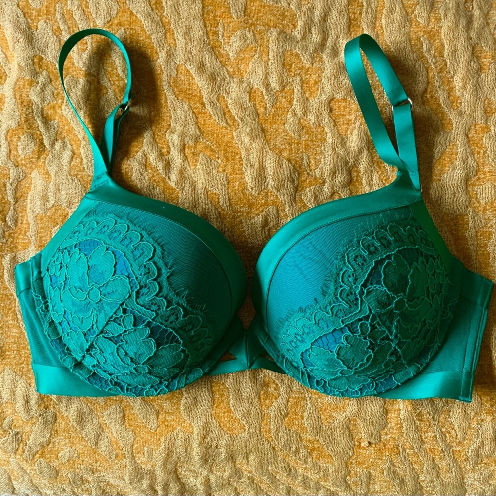 Victoria's Secret green bra, Sz 32DDD